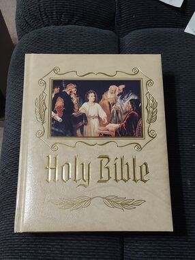 Heirloom Holy Bible Master Reference Edition